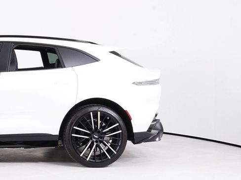 Used 2025 Aston Martin DBX 707 AWD/4WD image 15
