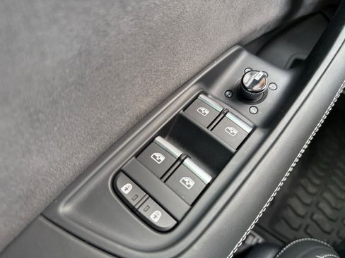 Used 2023 Audi SQ8 Prestige AWD/4WD image 26