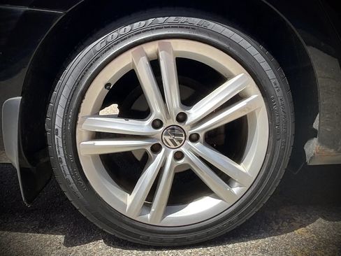 Used 2014 Volkswagen Passat 1.8T SEL Premium FWD image 39