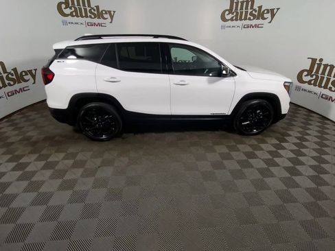 Certified 2024 GMC Terrain SLT w/ Elevation Edition FWD image 9