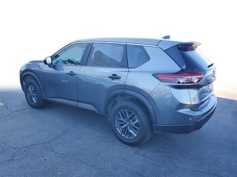 Used 2024 Nissan Rogue S image 5