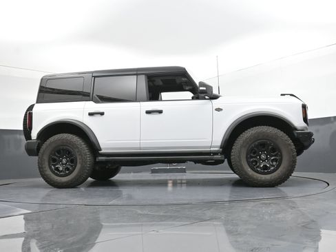 Used 2024 Ford Bronco Wildtrak image 28