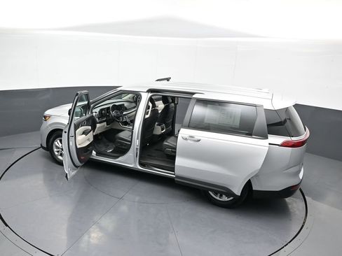 Certified 2023 Kia Carnival LX image 45