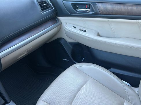 Used 2018 Subaru Outback 3.6R Limited AWD/4WD image 22