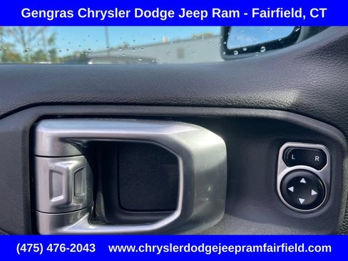 Used 2024 Jeep Wrangler Unlimited w/ Convenience Group AWD/4WD image 40