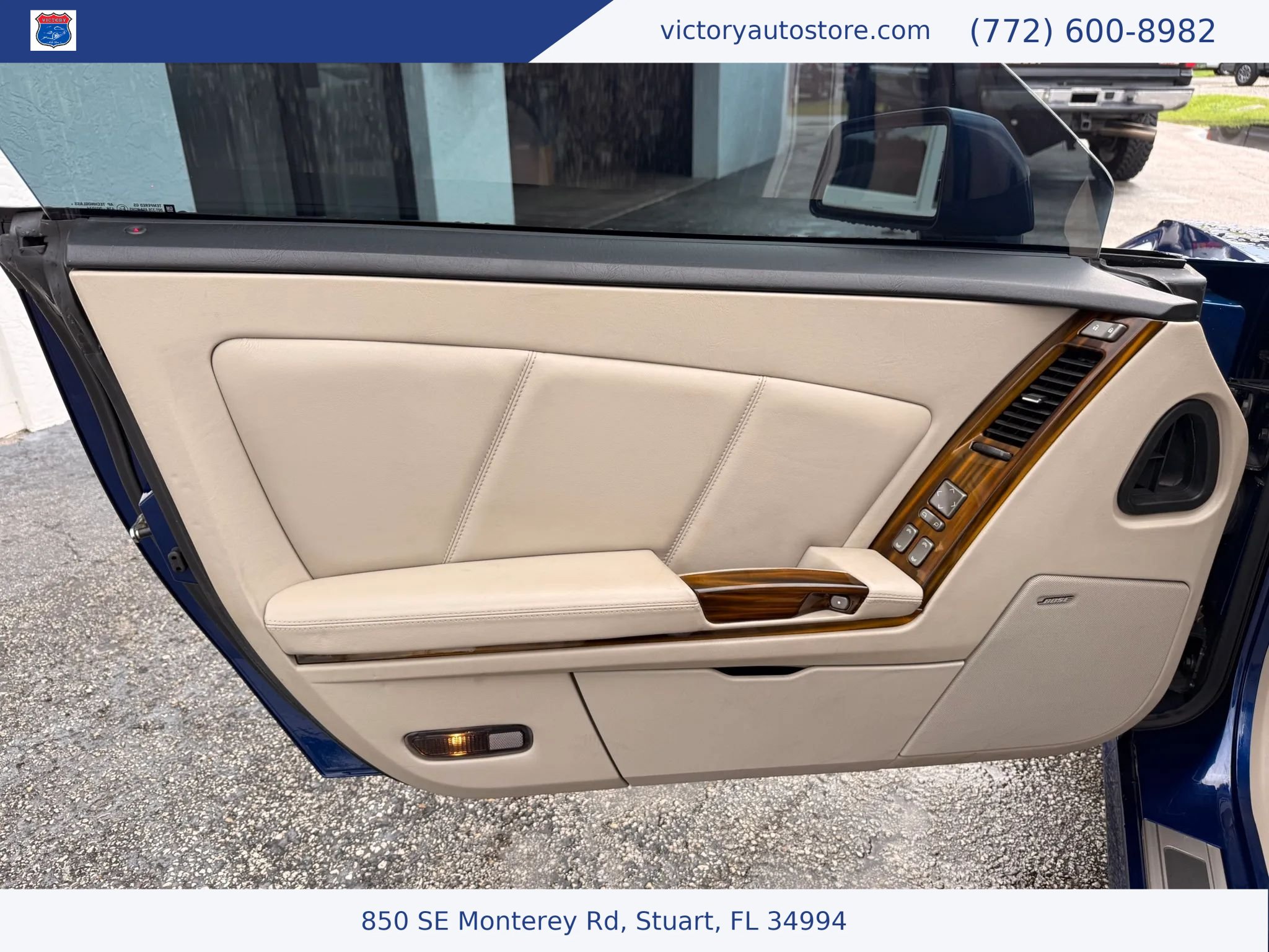 Used 2006 Cadillac XLR RWD image 20