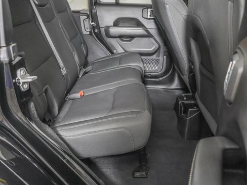 Used 2020 Jeep Wrangler Unlimited Sahara image 41