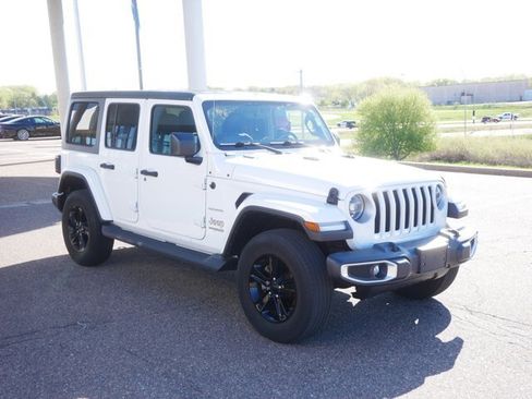 Used 2020 Jeep Wrangler Unlimited Sahara AWD/4WD image 3