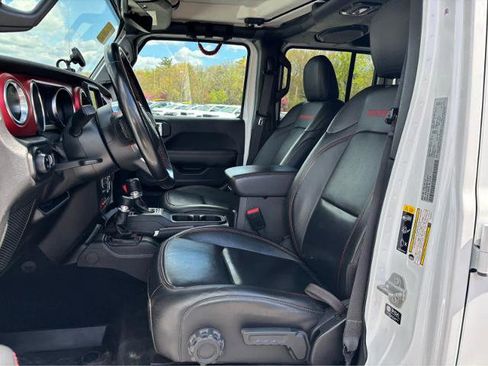 Used 2022 Jeep Gladiator Rubicon w/ Cold Weather Group AWD/4WD image 16