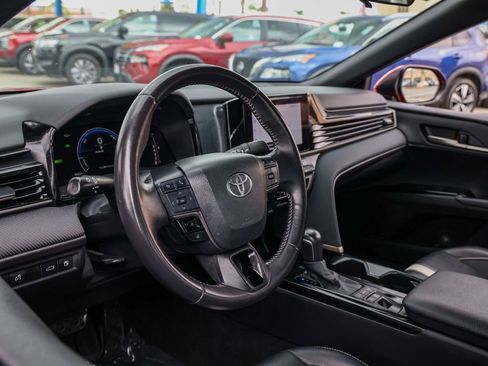Used 2025 Toyota Camry SE FWD image 14