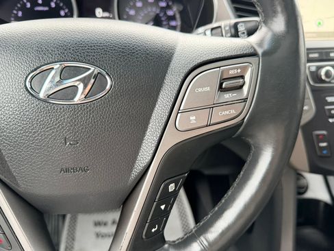 Used 2017 Hyundai Santa Fe Limited image 16