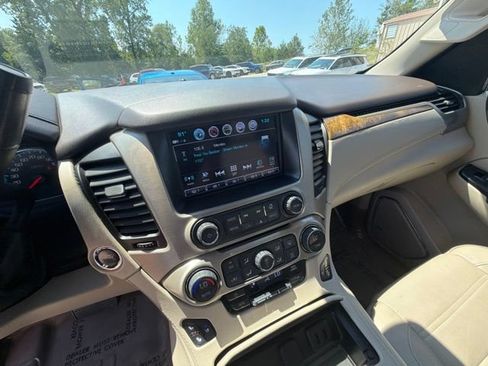 Used 2017 GMC Yukon Denali w/ Open Road Package AWD/4WD image 25