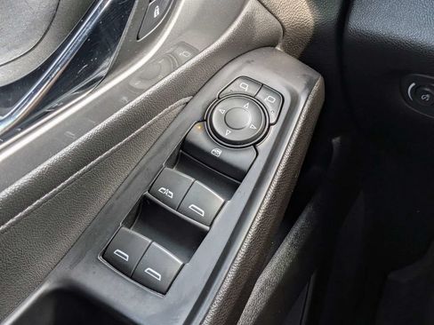 Used 2023 Chevrolet Traverse LT FWD image 21