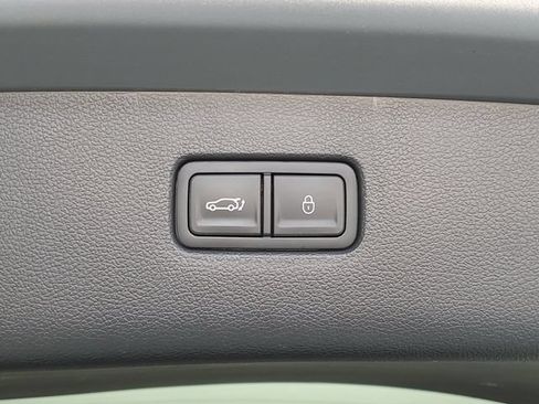 Used 2025 Genesis GV80 2.5T Standard AWD/4WD image 12
