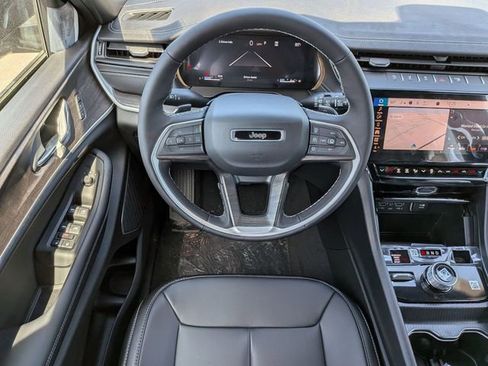 New 2026 Jeep Grand Cherokee Limited AWD/4WD image 15