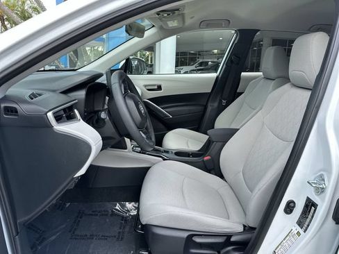 Used 2024 Toyota Corolla Cross LE FWD image 20