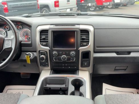 Used 2018 RAM 1500 SLT AWD/4WD image 13