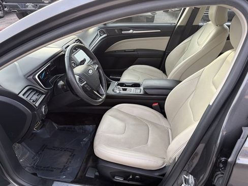 Used 2018 Ford Fusion Titanium image 16