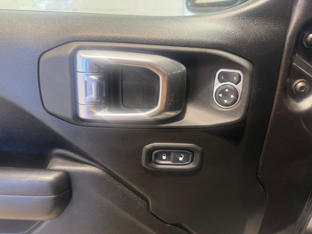 Used 2021 Jeep Gladiator Sport AWD/4WD image 23