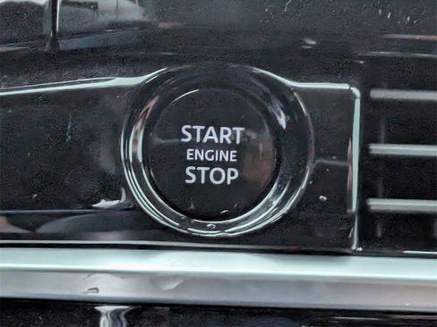 New 2025 Nissan Pathfinder SV image 14