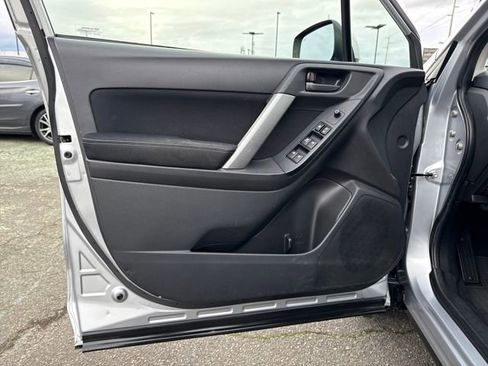 Used 2014 Subaru Forester 2.5i Premium w/ All-Weather Package image 17