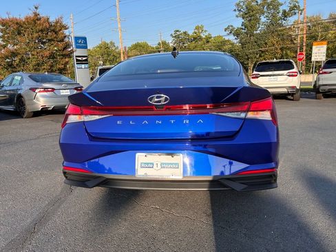 Used 2023 Hyundai Elantra SEL FWD image 6