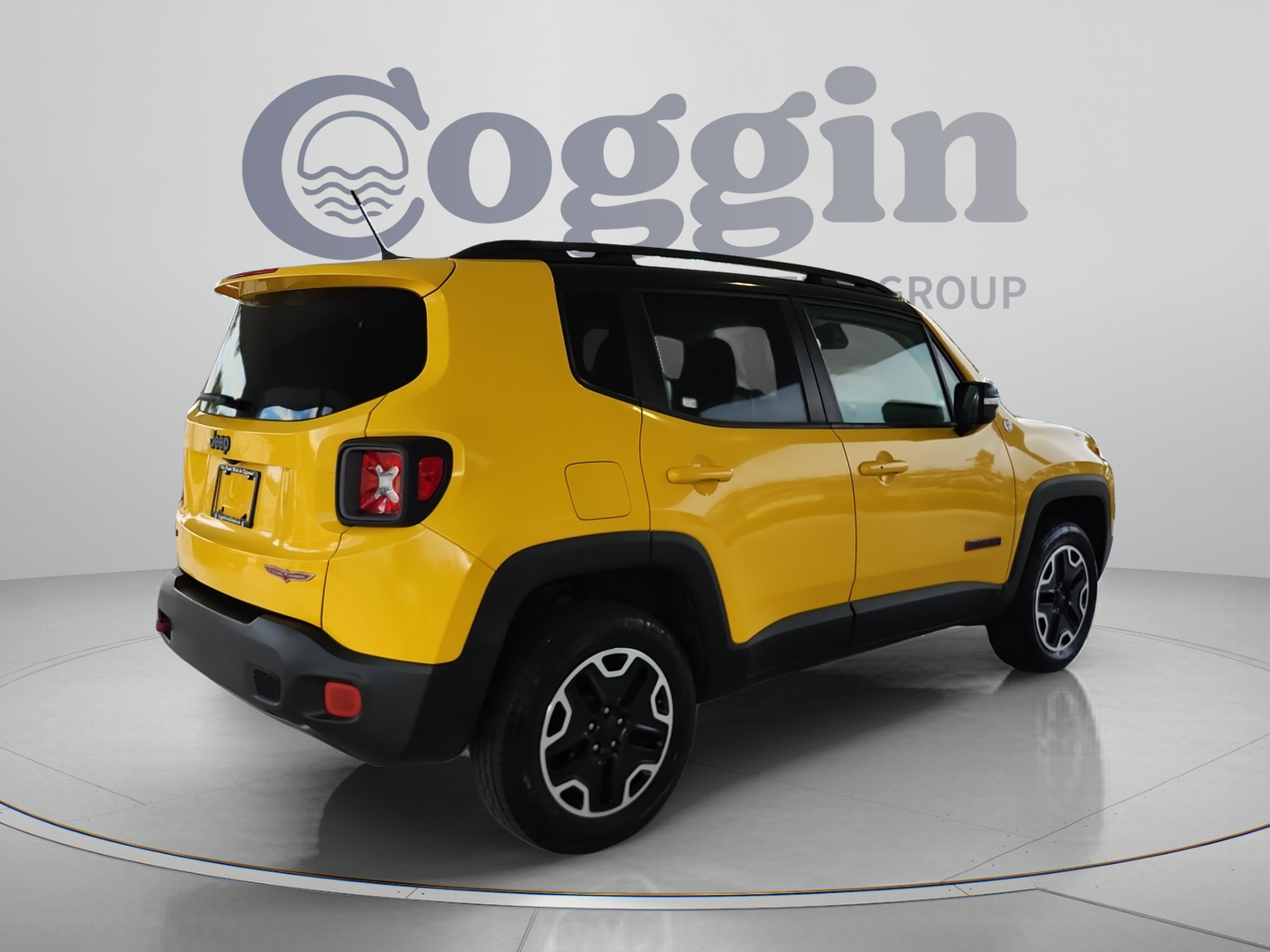 Used 2017 Jeep Renegade Trailhawk AWD/4WD image 5