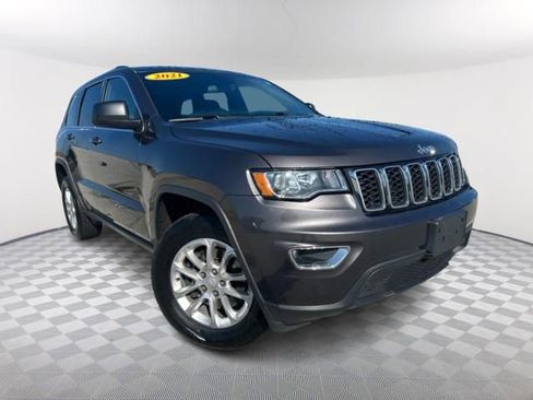 Used 2021 Jeep Grand Cherokee Laredo image 1