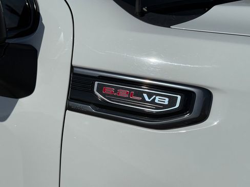 Used 2020 GMC Sierra 1500 AT4 w/ Off-Road Performance Package AWD/4WD image 17