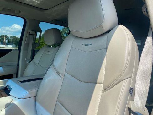 Used 2016 Cadillac Escalade Premium AWD/4WD image 8