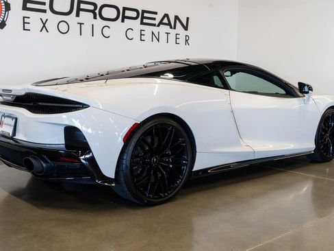 Used 2022 McLaren GT image 33