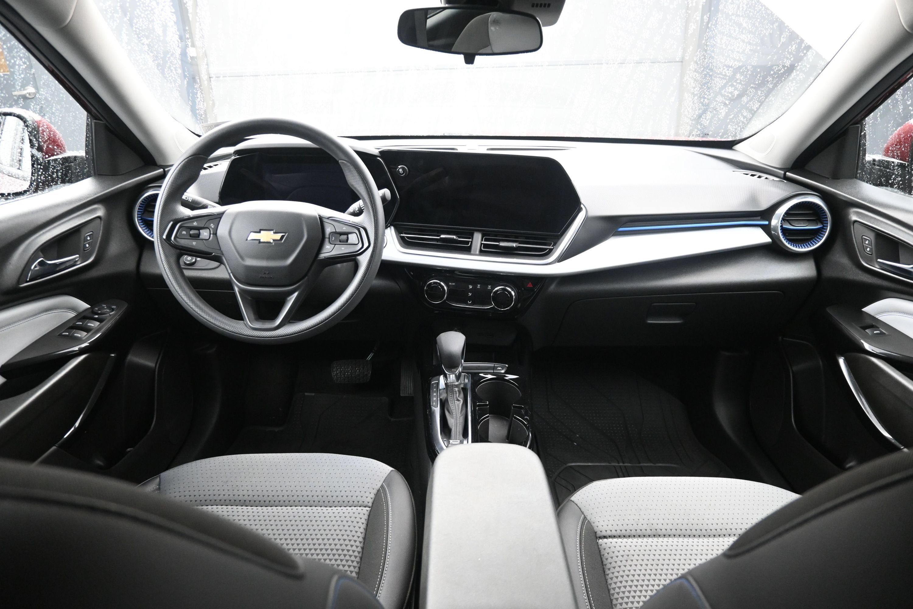 Certified 2024 Chevrolet Trax LT FWD image 20