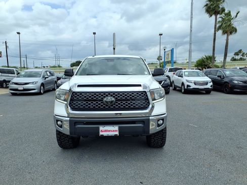 Used 2018 Toyota Tundra SR5 w/ SR5 Upgrade Package AWD/4WD image 3