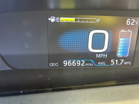 Used 2017 Toyota Prius image 10