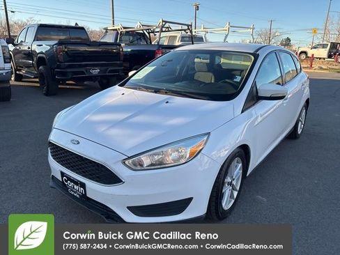 Used 2017 Ford Focus SE image 1