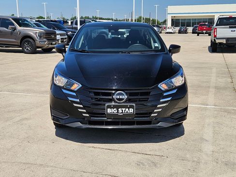 Used 2024 Nissan Versa SV FWD image 7