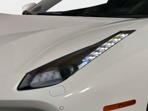 Used 2019 Ferrari 488 GTB RWD image 21