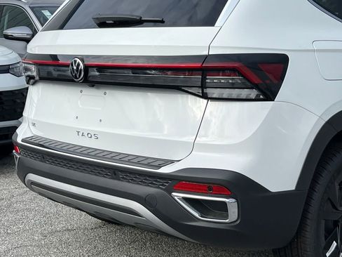 New 2025 Volkswagen Taos SE image 5