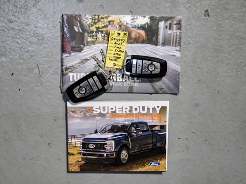 Used 2023 Ford F250 Lariat w/ FX4 Off-Road Package AWD/4WD image 59