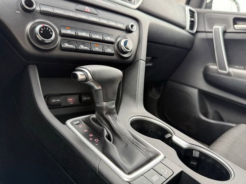 Used 2021 Kia Sportage LX image 19