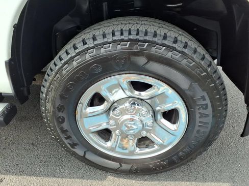 Used 2022 RAM 2500 Tradesman w/ Chrome Appearance Group AWD/4WD image 29
