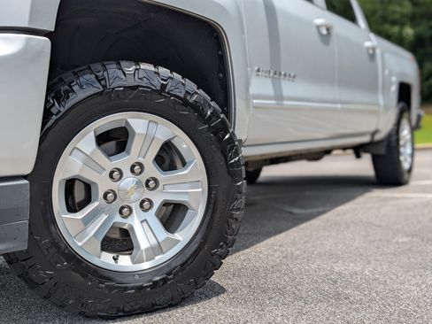 Used 2018 Chevrolet Silverado 1500 LT w/ All Star Edition AWD/4WD image 32