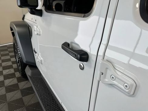 Used 2026 Jeep Wrangler Unlimited Sport AWD/4WD image 13