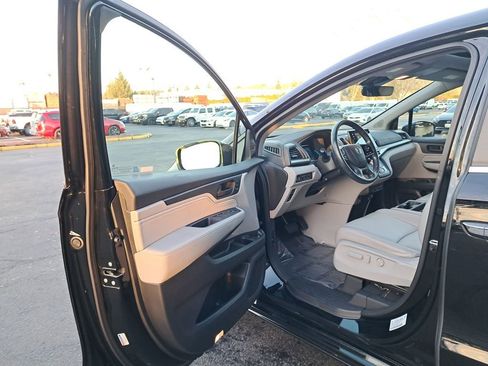 Used 2018 Honda Odyssey Touring image 10