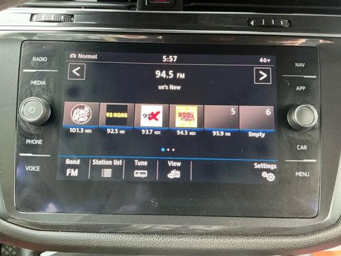 Used 2018 Volkswagen Tiguan SEL w/ 3rd Row Seat Package image 27