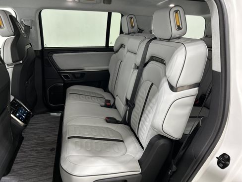 Used 2023 Rivian R1S Adventure AWD/4WD image 21