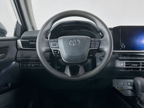 Used 2025 Toyota Camry LE image 18