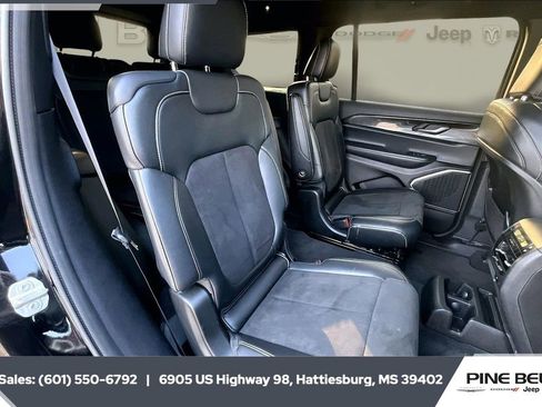 Used 2021 Jeep Grand Cherokee L Laredo image 20