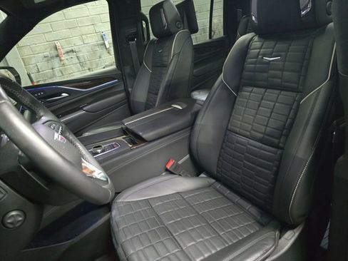 Certified 2024 Cadillac Escalade ESV Sport Platinum image 15