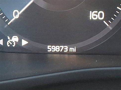 Used 2019 Volvo XC40 T5 R-Design image 21